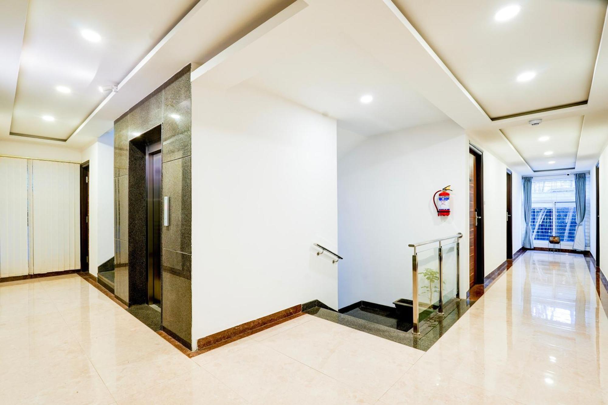 Super Townhouse Oak Aecs Formerly Bangalore Times Екстериор снимка
