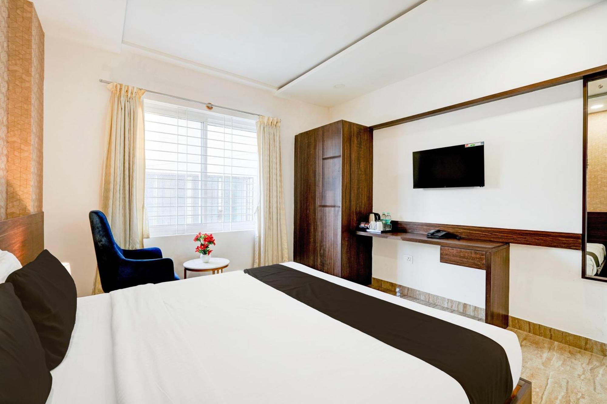 Super Townhouse Oak Aecs Formerly Bangalore Times Екстериор снимка